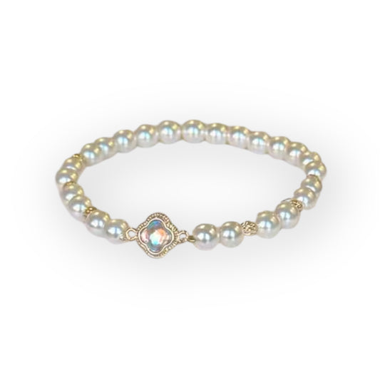 Four-leaf Clover Pearl Bracelet